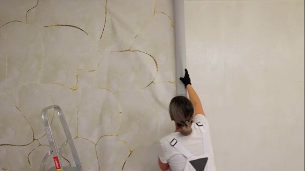 Готовая стена с бесшовными обоями